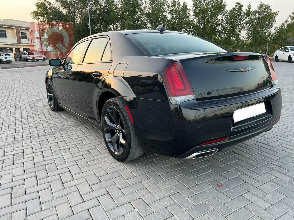 کرایسلەر 300